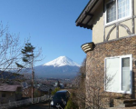 富士山と河口湖を望む高台の宿　クレッシェンドに格安で泊まる。